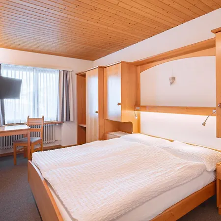 Parnass Szálloda 3*