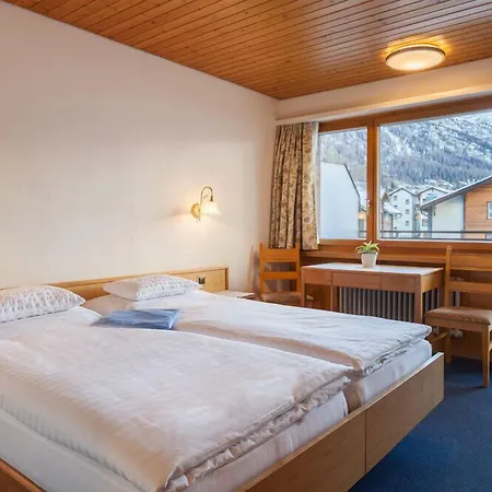 Parnass Szálloda 3*