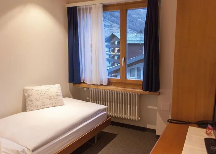 Parnass فندق زيرمات