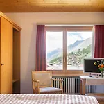 Hotel Parnass 3*